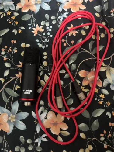Microfone Scarlett Studio