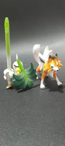 Pokemon battle figure lycanroc e sirfetch
