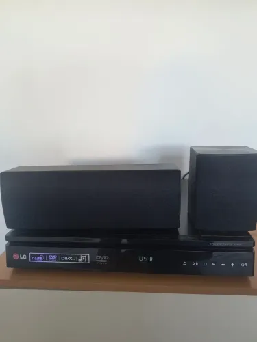 Home theater LG 1000w rádio FM Aux pendrive cd karaokê..