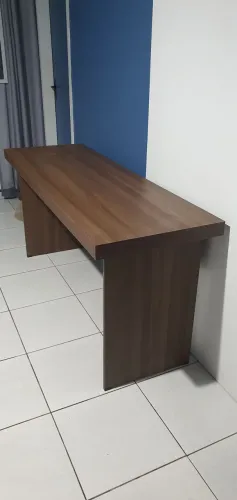 Mesa para computador e escritório