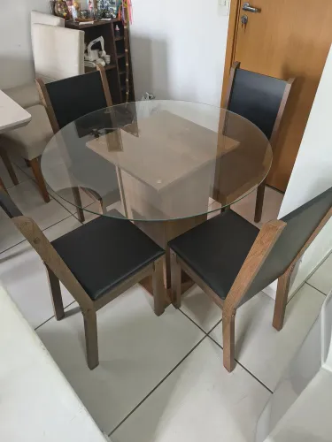 Jogo de mesa sala 4 cadeiras