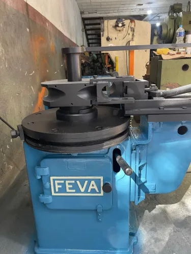 Curvadora de Tubos Feva 63 impecável