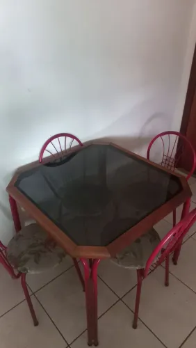 Mesa quadrada 4 lugares com tampo de vidro