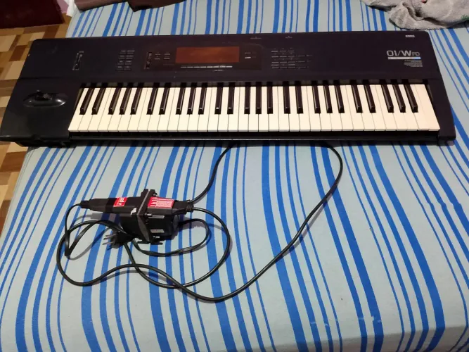 Teclado Korg 01/wfd