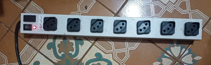 Extensão eletrica 07 tomadas Guaratingueta