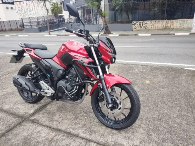 YAMAHA FZ25 CONNECTED 2025