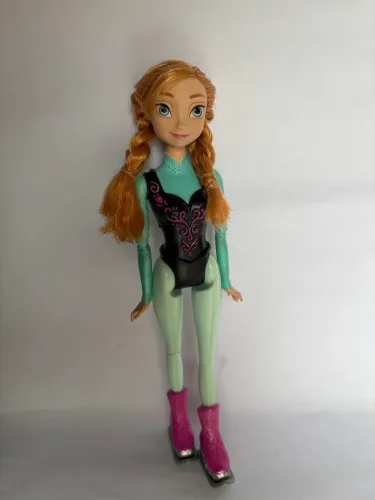 Boneca Ana Frozen Patinadora 