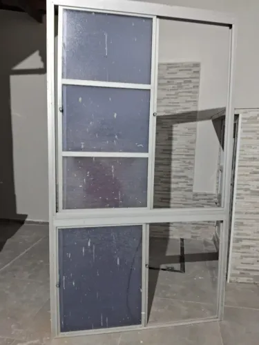 Esquadria de alumínio