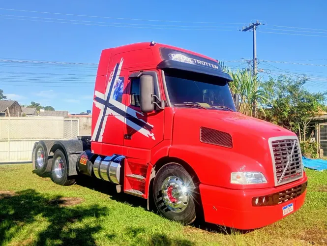 Volvo NH 2002