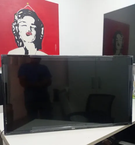 SMARTV 42" PHILCO R$295 PTV42G6FR2CPF Tela com defeito<br>