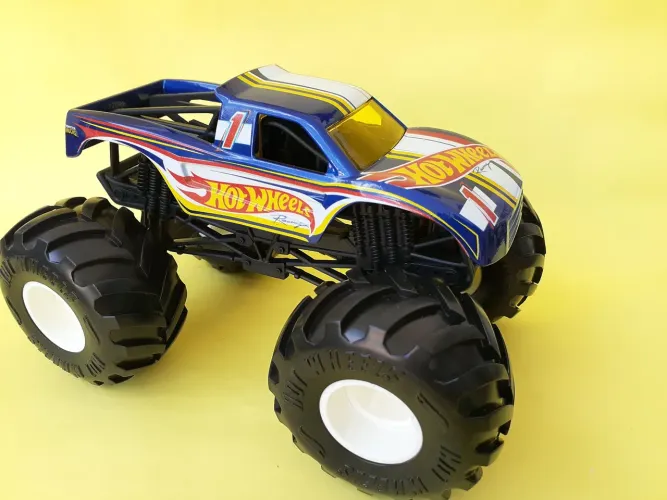 Miniatura hotwheels Monster Truck.