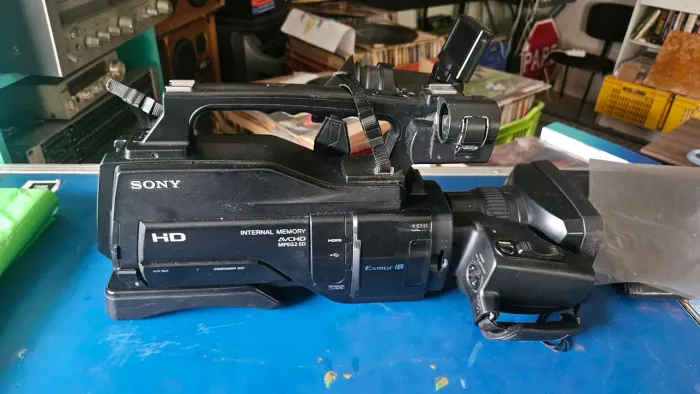 Câmera Sony HD HXR-MC2000 (Filmadora e Fotográfica)