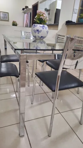 Mesa cromada com 6 cadeiras