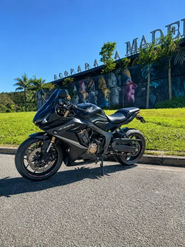 Cbr 650 r