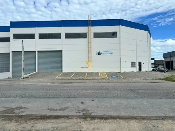 Galpão para Aluguel em Palhoça - 1.206 m², Doca e Condomínio Logístico
