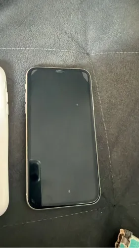 iPhone 11 64gb bateria 75%