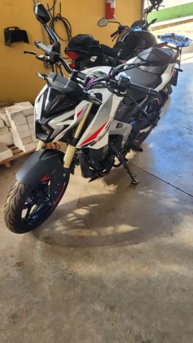Dominar NS 400z