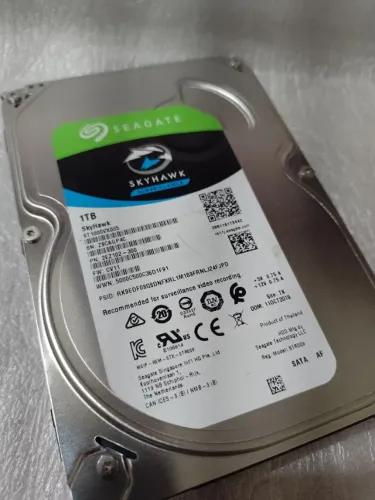 Hd 1tb Sata3 Seagate Skyhawk - St1000vx005 (5.900 Rpm, 64mb Cache) 
