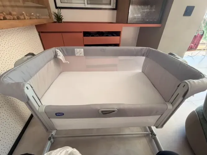 Berço Next2Me Magic Evo Co-Sleeping com Balanço 0-9kg Chicco