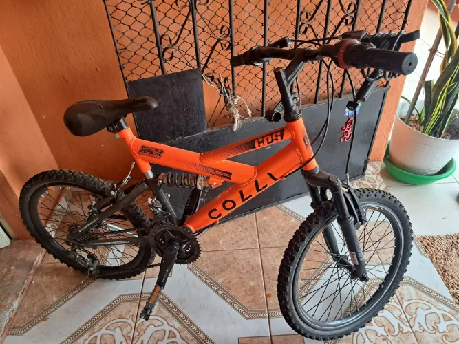 Bicicleta com marcha.
