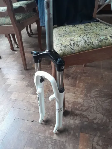 Suspensão Suntour aro 26