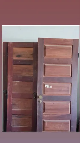 PORTAS DE MADEIRA MACIÇA