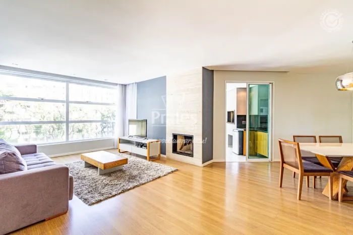 Lindo apartamento face norte no Água Verde