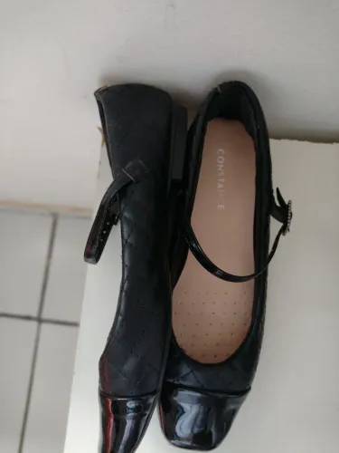 Couro constance linda super leve pouco usada pontuaçao 37.