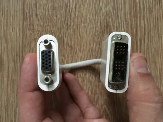 Adaptador Apple DVI para VGA original - Mac Pro iMac MacBook Pro antigos