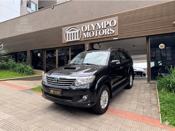 Toyota Hilux SW4 SRV D4-d 4X4 3.0 TDI Dies. AUT 2013
