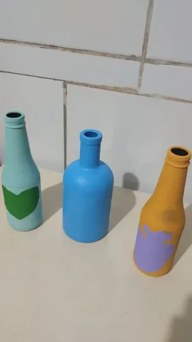 Vendo essas 3 garrafas de artesanato para decoração muito bonitas para decorar sua casa