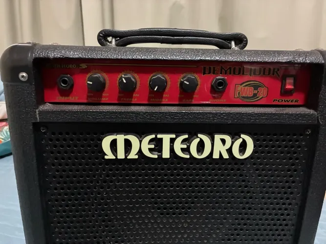 Amplificador Meteoro 