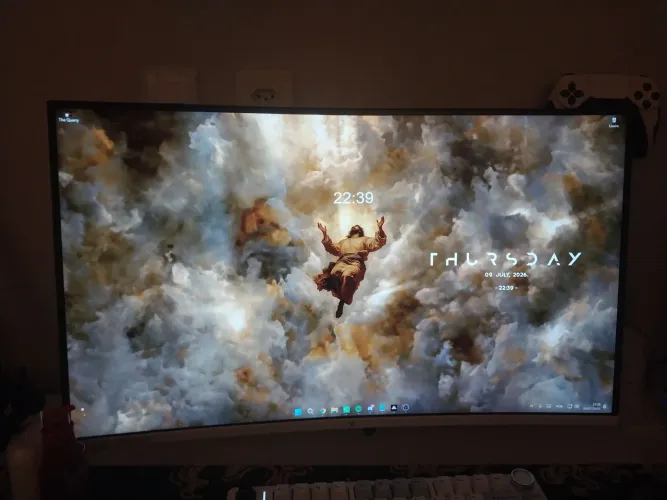 Monitor Superframe Branco Curvo 27 Polegadas, 240hz, 1ms, VA, Full HD (com 1 detalhe)