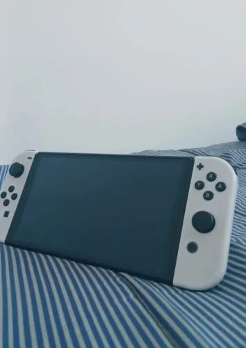 Vendo Nintendo Switch Oled
