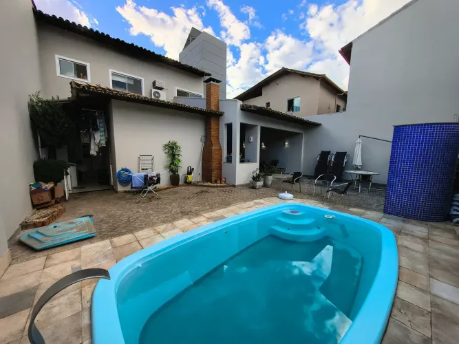 Casa em Lote Inteiro com Piscina e Planejados no Melhor do Grã Duquesa