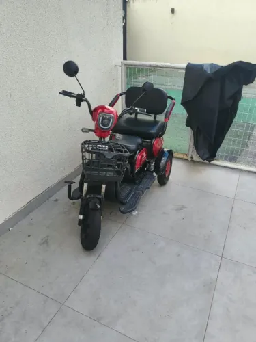 TRICICLO ELÉTRICO ADULTO - APENAS 3 MESES DE USO!