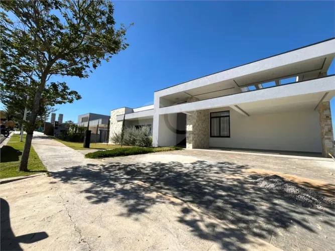 Casa à venda com 3 suítes no condomínio Saint Patrick, Sorocaba - SP