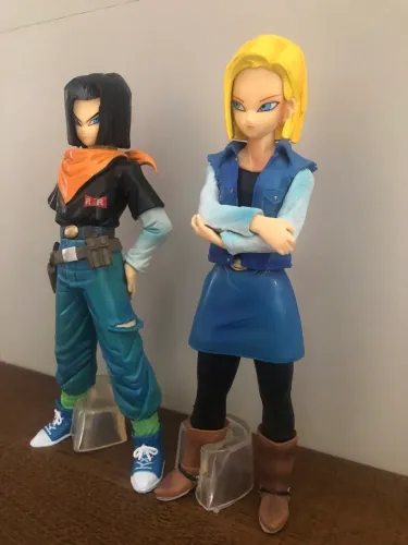 DRAGON BALL ANDROID 17 e 18