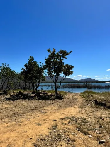 Lote 360m² no Lago Serra da Mesa - Condomínio Fechado e Vista Incrível