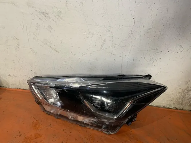 Farol Kicks com xenon 2023
