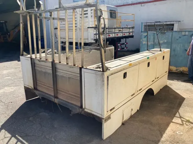 Carroceria Caixa Ano 2014 para Iveco