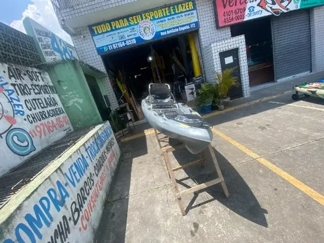 Caiaque Para Passeios e Pesca com cadeira e pode usar pedal ou motor avalio trocas parcelo