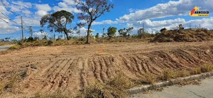 Lote à venda, Lagoa Park - Divinópolis/MG