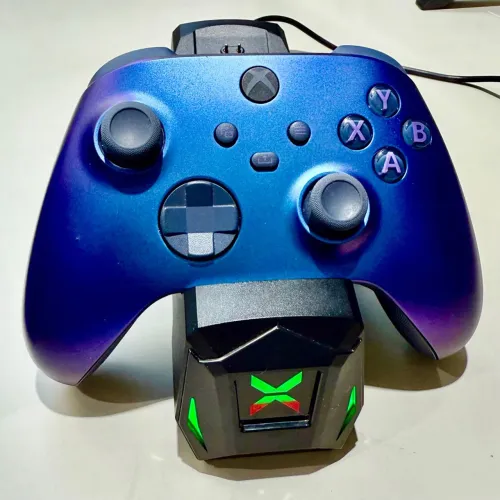 Carregador Duplo Xbox Series + 1 Bateria Recarregável 2550mAh
