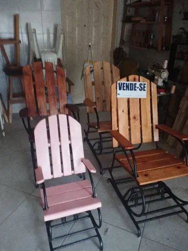 Cadeiras de Balanço em Madeira - Rústicas e Confortáveis