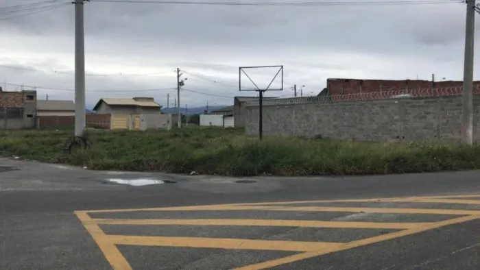 LOTE À VENDA - VALE DAS ACÁCIAS - PINDAMONHANGABA - SP