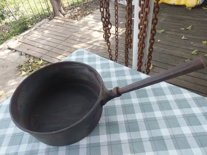 Panela de ferro antiga