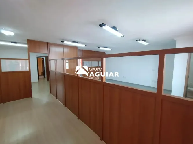 Sala para locação em Valinhos.