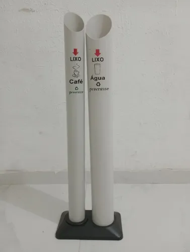 Dispenser para coleta de lixo e água