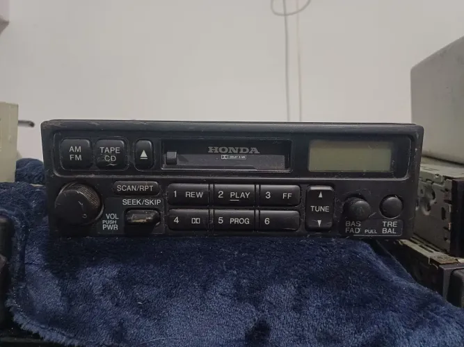 Toca fitas original Honda Civic 98/2000 ( Para conserto ou Peças)